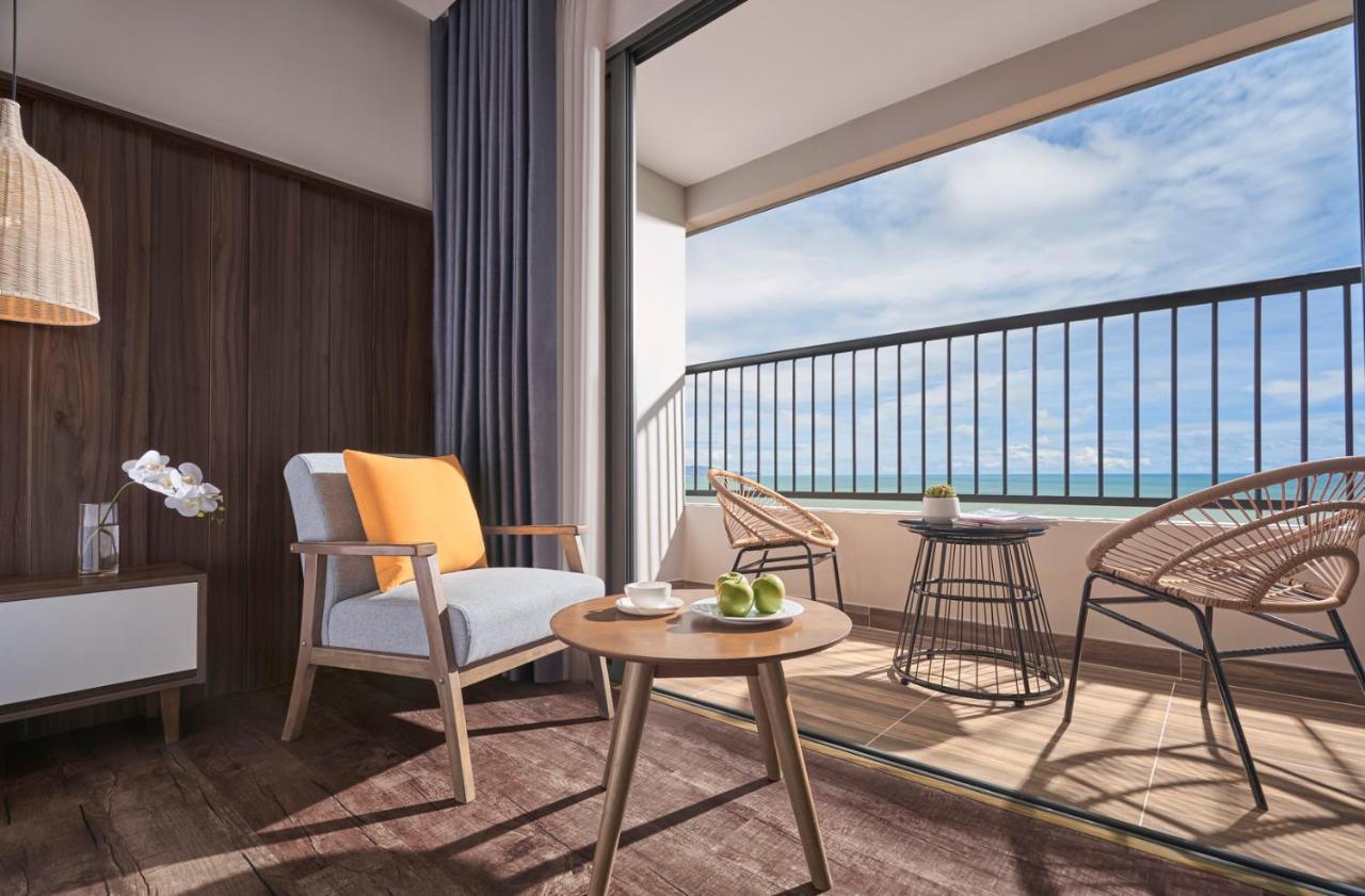 Vias Hotel Vung Tau - Transportation Included Dış mekan fotoğraf A balcony