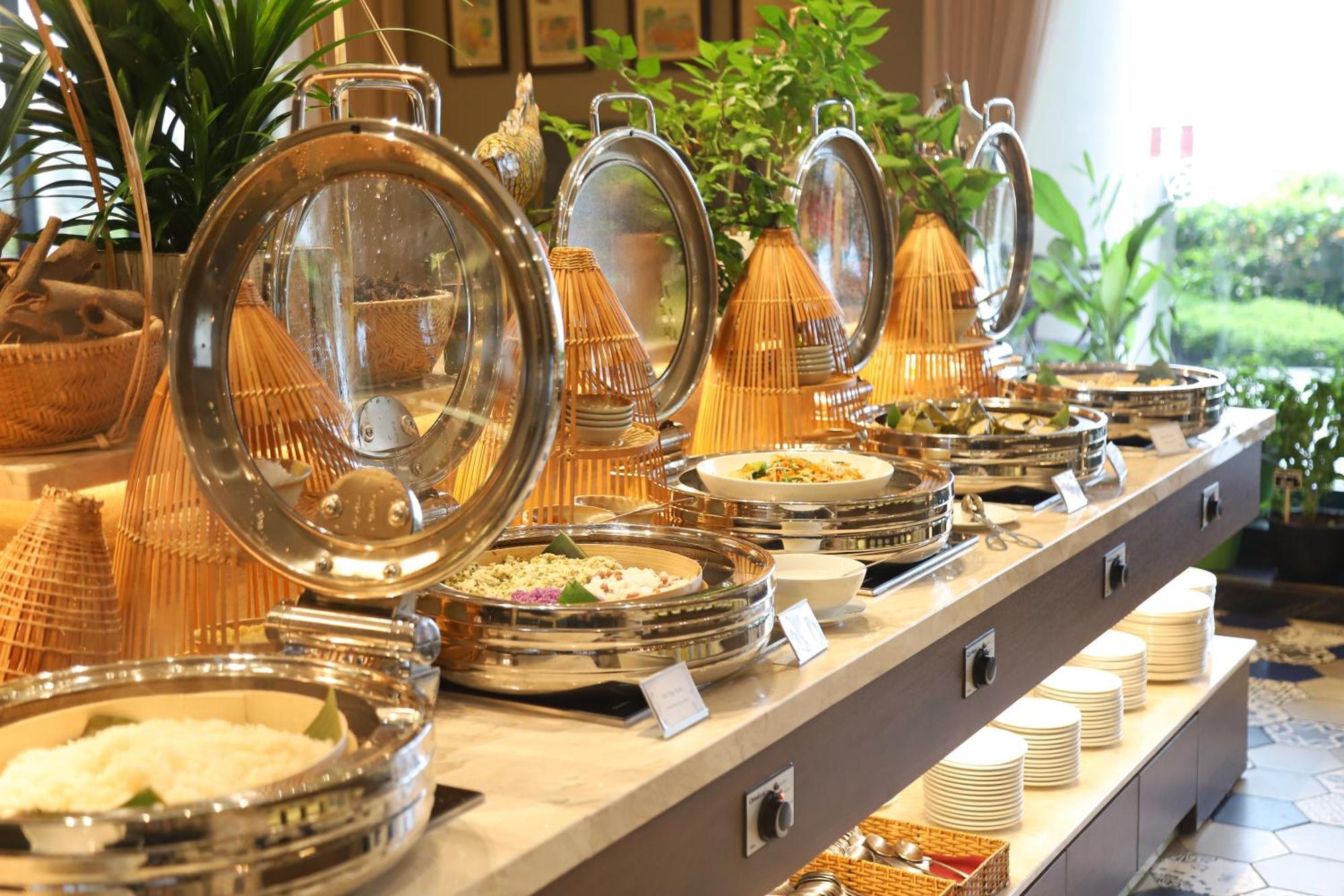 Vias Hotel Vung Tau - Transportation Included Dış mekan fotoğraf A buffet at a hotel